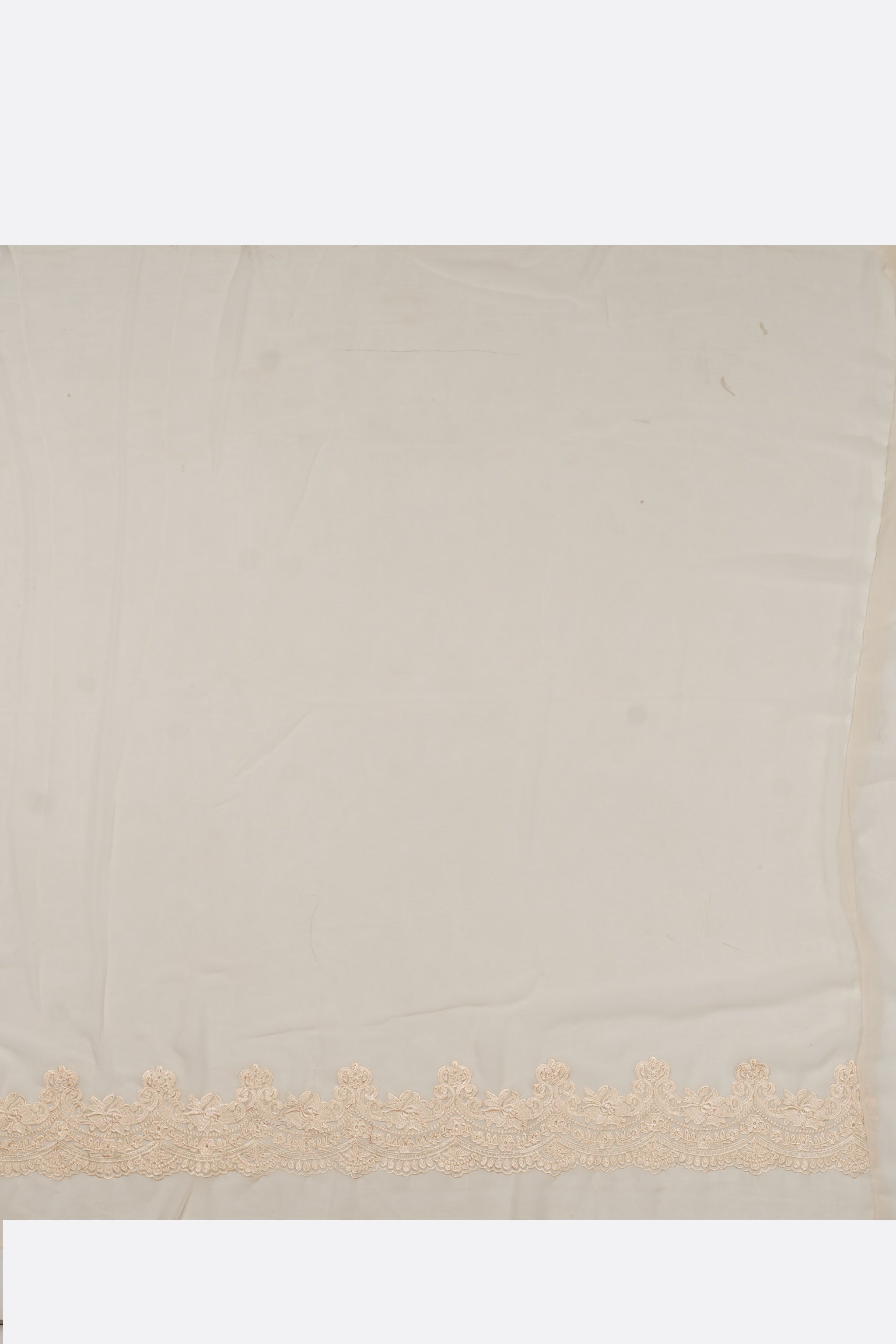 Off White Embellished Georgette Saree F00762