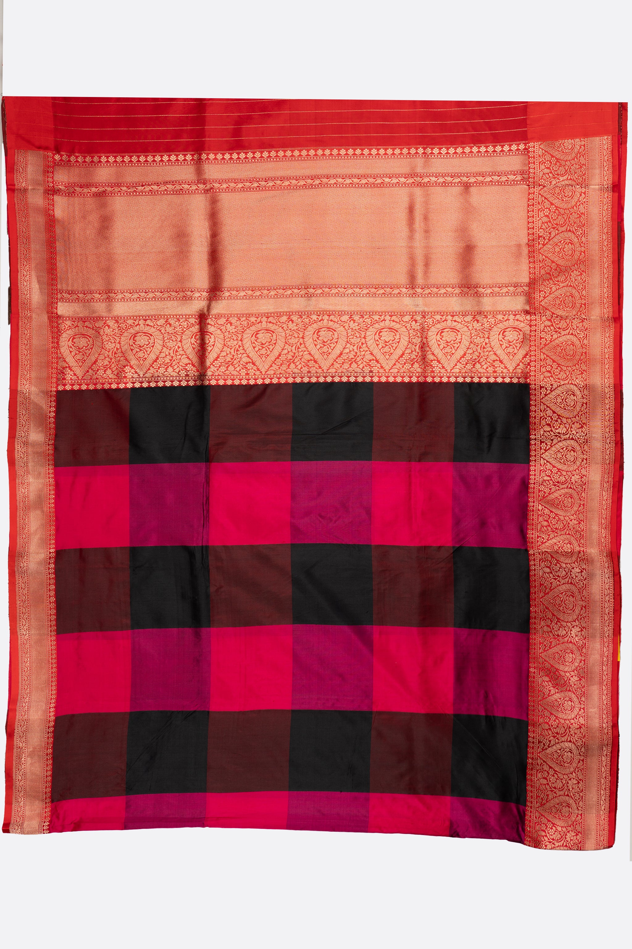 Red And Black Woven Banaras Saree DS0002